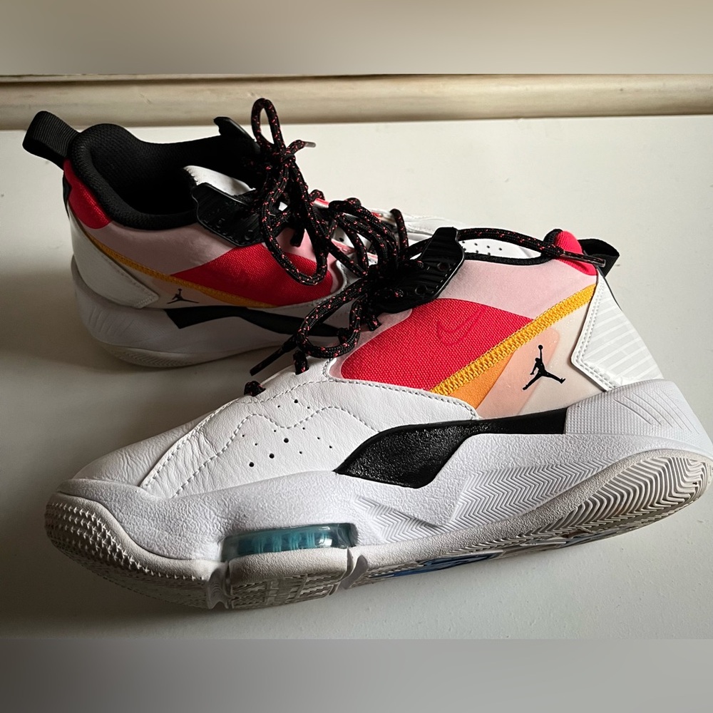 Women’s Nike Jordan Zoom 92 White Black Siren Red Yellow Shoes Sneakers 7.5 - Picture 6 of 8